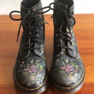 Dr. Martens Castel Boots